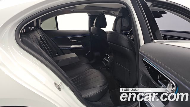 Mercedes-Benz E-Class E200 Avantgarde