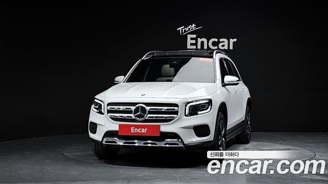 Mercedes-Benz GLB-Class GLB220