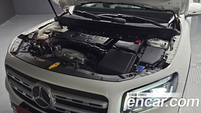 Mercedes-Benz GLB-Class GLB220