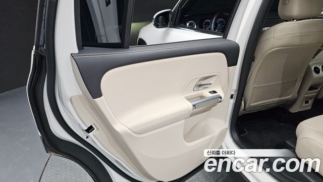 Mercedes-Benz GLB-Class GLB220