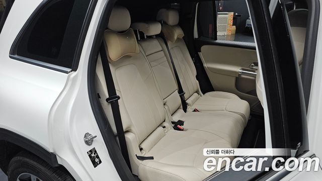 Mercedes-Benz GLB-Class GLB220