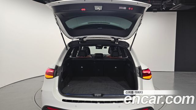 Mercedes-Benz GLC-Class GLC300 4MATIC AMG Line