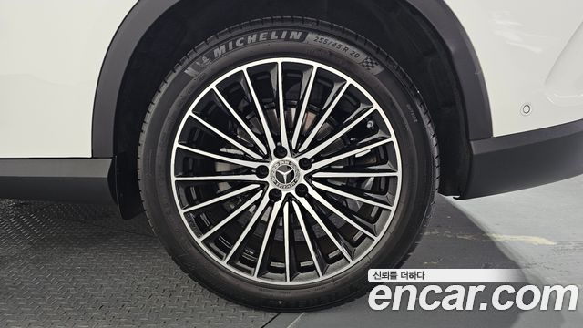 Mercedes-Benz GLC-Class GLC300 4MATIC AMG Line