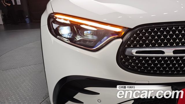 Mercedes-Benz GLC-Class GLC300 4MATIC AMG Line