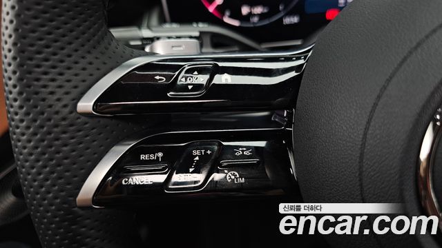 Mercedes-Benz GLC-Class GLC300 4MATIC AMG Line
