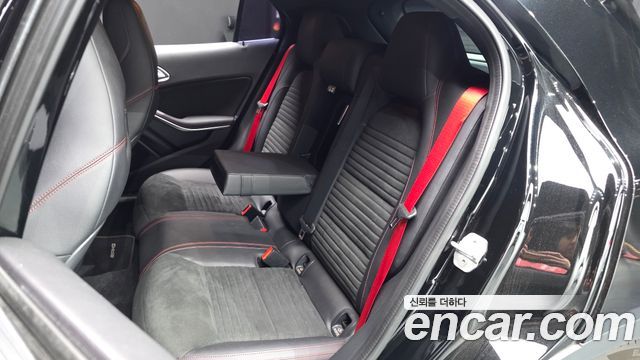Mercedes-Benz GLA-Class GLA45 AMG 4MATIC