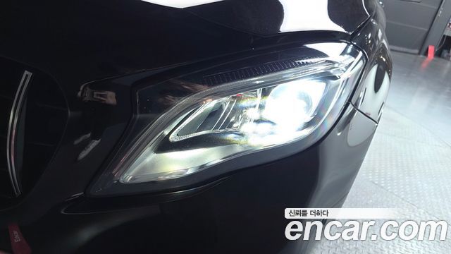 Mercedes-Benz GLA-Class GLA45 AMG 4MATIC