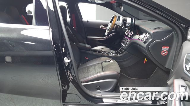 Mercedes-Benz GLA-Class GLA45 AMG 4MATIC