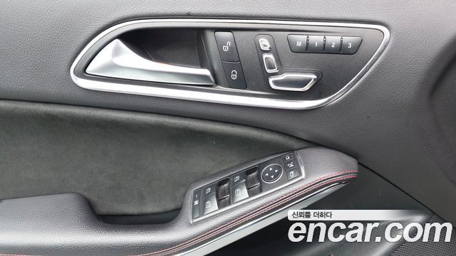 Mercedes-Benz GLA-Class GLA45 AMG 4MATIC