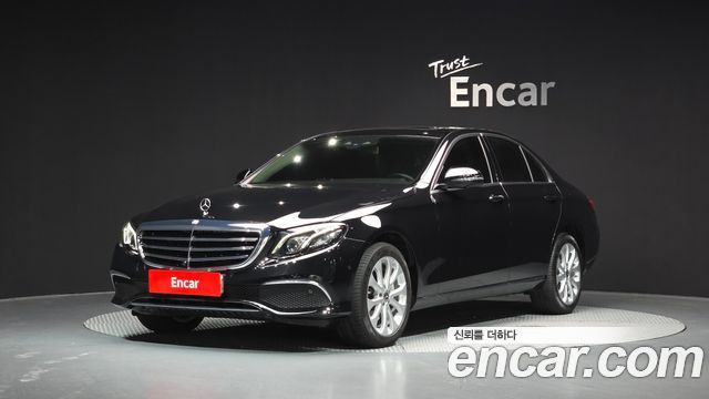 Mercedes-Benz E-Class E300 4MATIC Exclusive