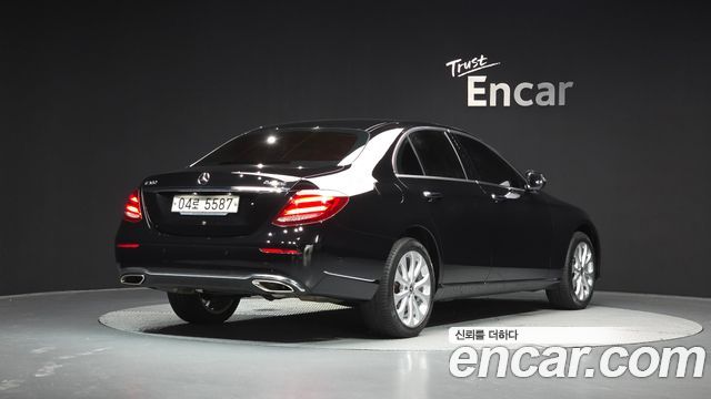 Mercedes-Benz E-Class E300 4MATIC Exclusive