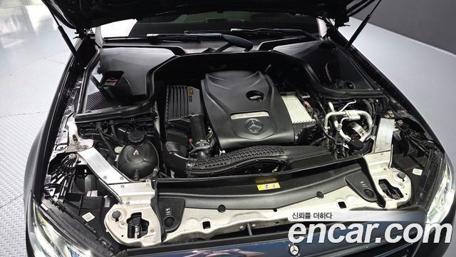 Mercedes-Benz E-Class E300 4MATIC Exclusive