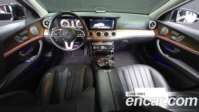 Mercedes-Benz E-Class E300 4MATIC Exclusive