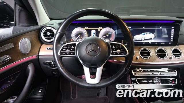 Mercedes-Benz E-Class E300 4MATIC Exclusive