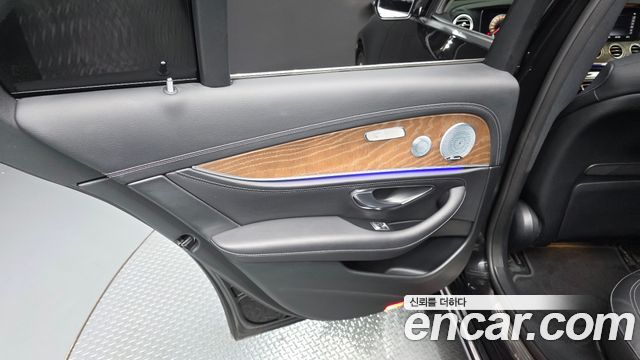 Mercedes-Benz E-Class E300 4MATIC Exclusive