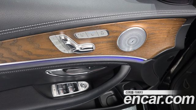 Mercedes-Benz E-Class E300 4MATIC Exclusive
