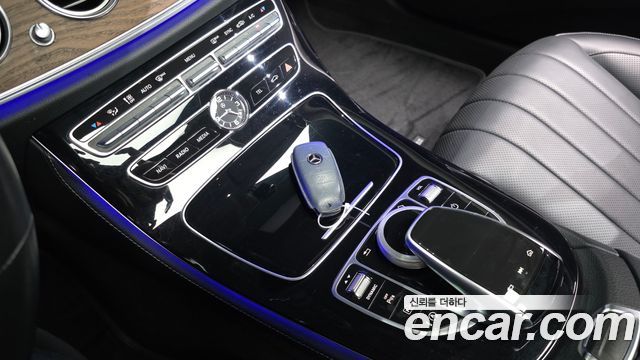 Mercedes-Benz E-Class E300 4MATIC Exclusive