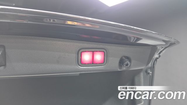 Mercedes-Benz E-Class E300 4MATIC Exclusive