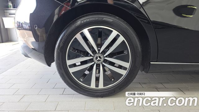 Mercedes-Benz A-Class A220 Hatchback