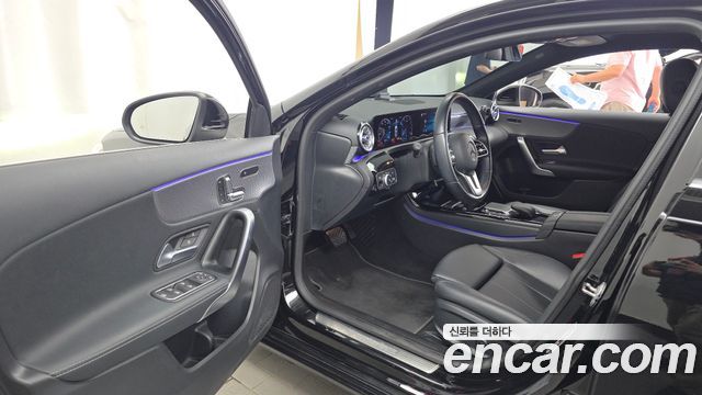 Mercedes-Benz A-Class A220 Hatchback