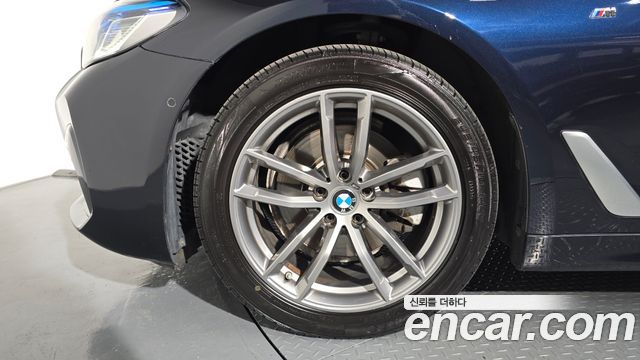 BMW 5-Series 520d M Sport package