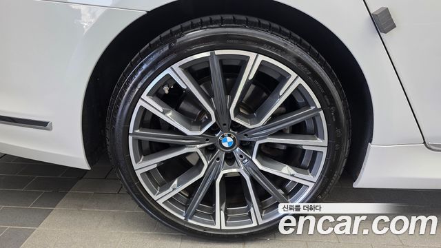 BMW 7-Series 740Li xDrive M Sport Package