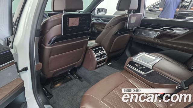 BMW 7-Series 740Li xDrive M Sport Package