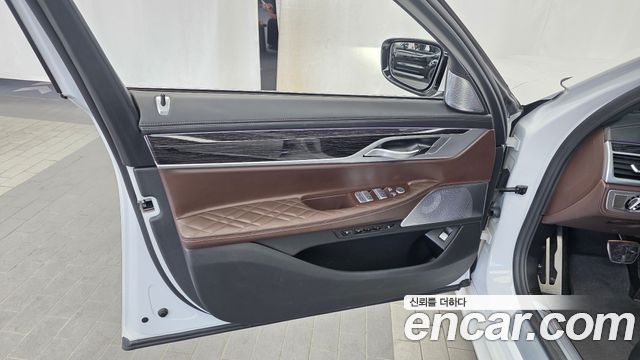 BMW 7-Series 740Li xDrive M Sport Package
