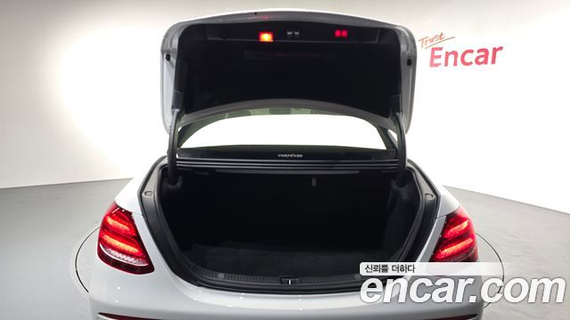 Mercedes-Benz E-Class E400 4MATIC Exclusive