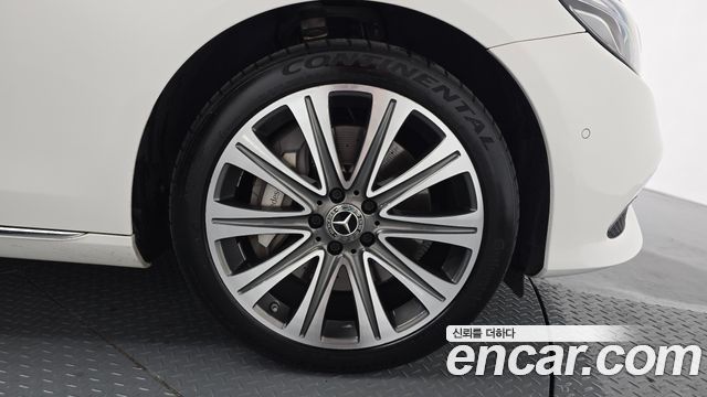 Mercedes-Benz E-Class E400 4MATIC Exclusive