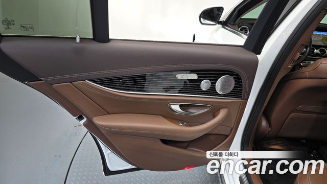Mercedes-Benz E-Class E400 4MATIC Exclusive