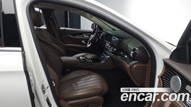 Mercedes-Benz E-Class E400 4MATIC Exclusive