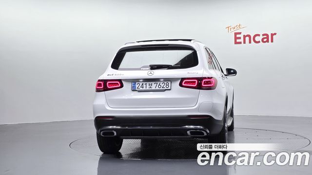 Mercedes-Benz GLC-Class GLC300e 4MATIC