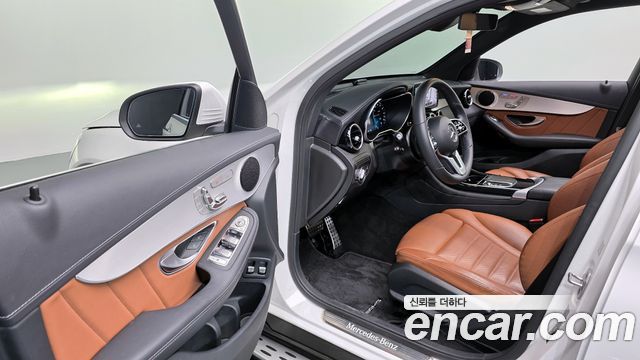 Mercedes-Benz GLC-Class GLC300e 4MATIC