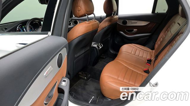 Mercedes-Benz GLC-Class GLC300e 4MATIC