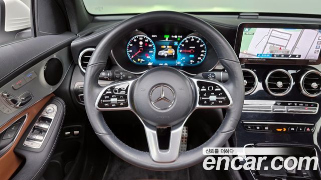 Mercedes-Benz GLC-Class GLC300e 4MATIC