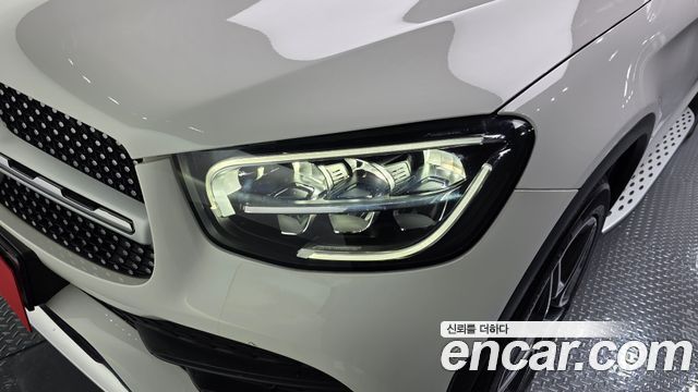 Mercedes-Benz GLC-Class GLC300e 4MATIC