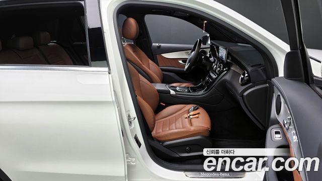 Mercedes-Benz GLC-Class GLC300e 4MATIC
