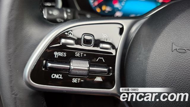 Mercedes-Benz GLC-Class GLC300e 4MATIC