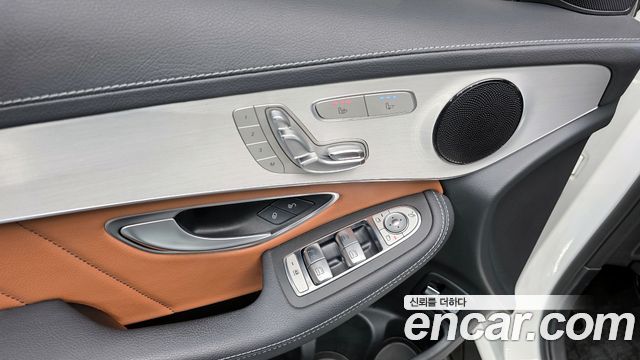 Mercedes-Benz GLC-Class GLC300e 4MATIC