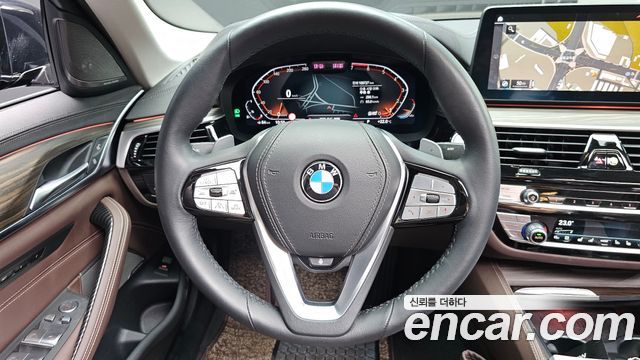 BMW 5-Series 530i xDrive Luxury