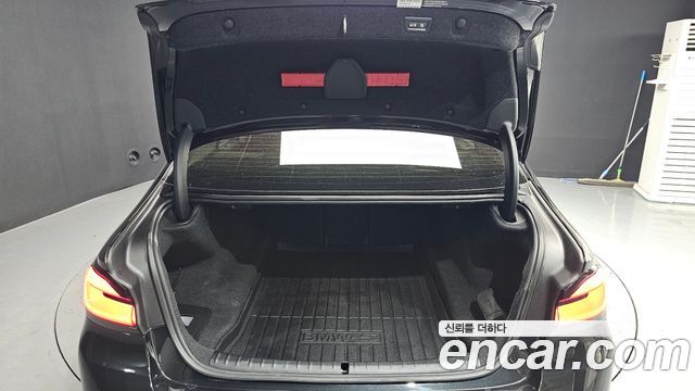 BMW 5-Series 530i xDrive Luxury