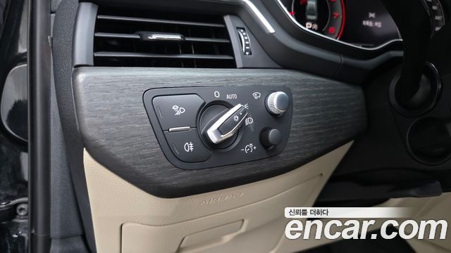 Audi A4 40 TFSI Premium