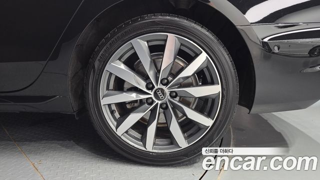Audi A4 40 TFSI Premium