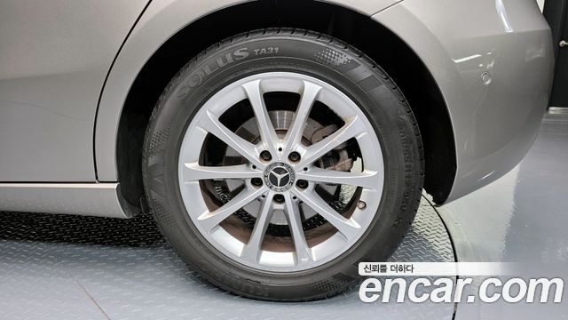Mercedes-Benz A-Class A220 Hatchback