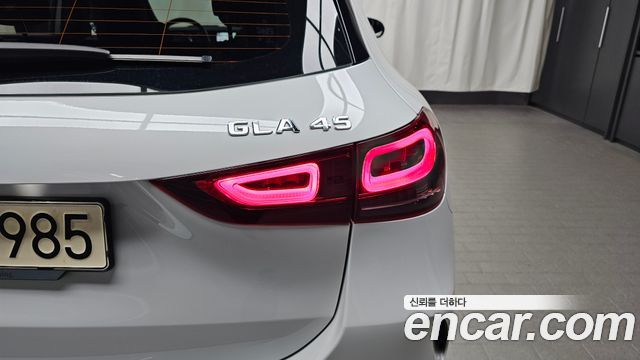 Mercedes-Benz GLA-Class GLA45 AMG 4MATIC+