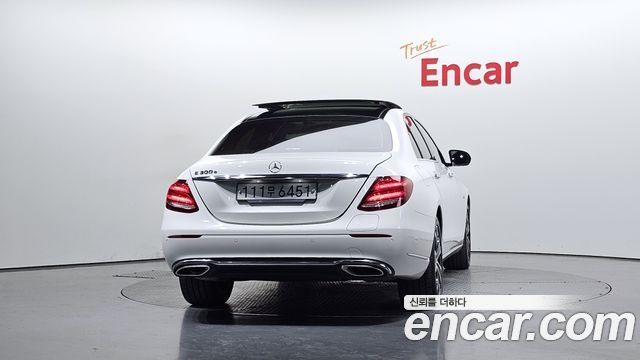 Mercedes-Benz E-Class E300e Exclusive