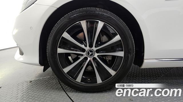 Mercedes-Benz E-Class E300e Exclusive