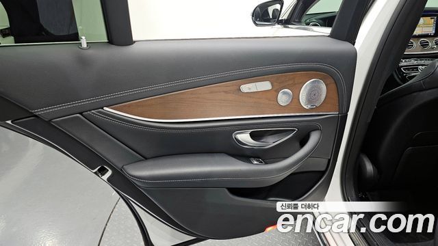 Mercedes-Benz E-Class E300e Exclusive