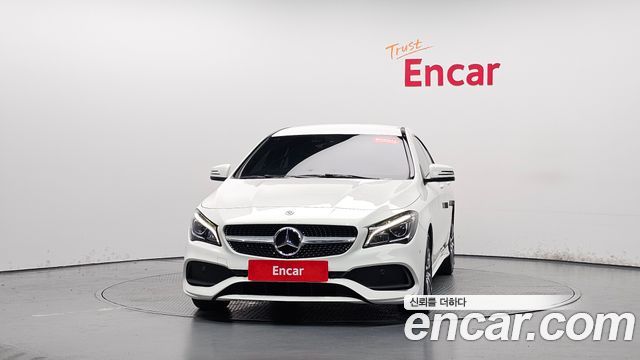 Mercedes-Benz CLA-Class CLA220 AMG Line